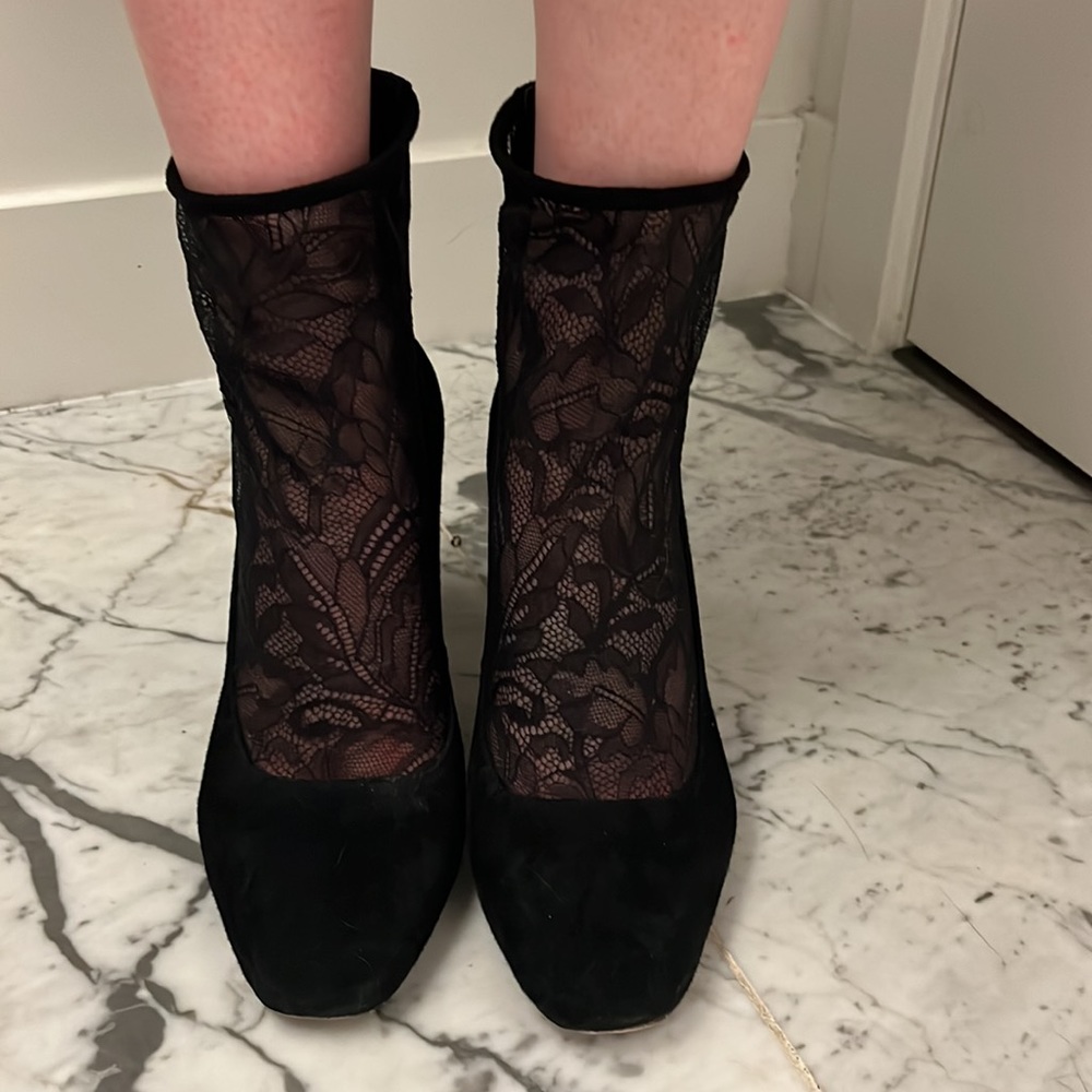 Black Pour La Victoire lace booties